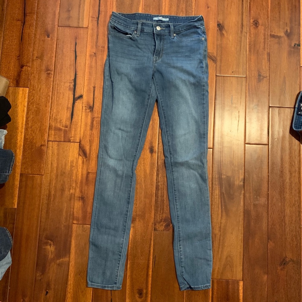 Levi’s 711 Skinny Jeans